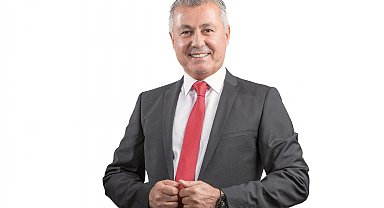 Eski Manavgat Belediye Başkanı Şükrü Sözen, yurt dışına çıkmak isterken gözaltına alındı