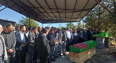 Gazdan zehirlenen anne ile kızı yan yana toprağa verildi