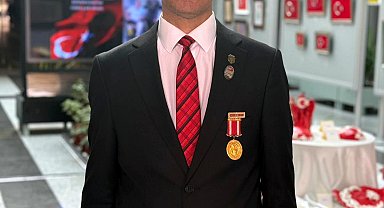 Gazi, terapi için başladığı filografide sergi açtı