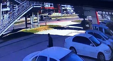 Hafif ticari araç, anne ve 2 çocuğuna çarptı; o anlar kamerada