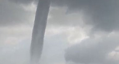 Hatay'da denizde çıkan hortum kamerada