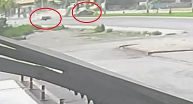 İki otomobilin çarpıştığı kazada ölü sayısı 3'e çıktı; kaza kamerada