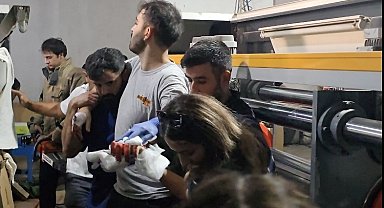 İstanbul - Ataşehir'de elini makineye sıkıştıran işçi 1 buçuk saatlik çalışma ile kurtarıldı