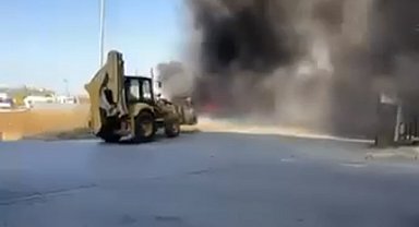 İstanbul- Ataşehir'de otluk alanda başlayan yangın park halindeki kamyona sıçradı