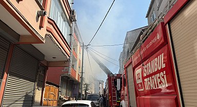 İstanbul - Avcılar'da alevlerin 4 binaya sıçradığı yangını itfaiye söndürdü