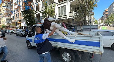 İstanbul - Avcılar'da kaldırıma motosiklet park eden sürücülere bin 406 lira ceza