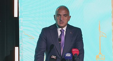 İstanbul - Bakan Ersoy: 2024 yılında Türk sanatçılar dünyada 2,8 milyar yeni dinleyiciye ulaştı