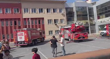 İstanbul- Başakşehir'de okulda yangın paniği -1
