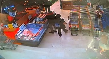 İstanbul-Beşiktaş'ta öldürdüğü bebeğini çöpe atıp alışverişe giden annenin yeni görüntüleri ortaya çıktı