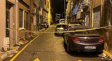 İstanbul -Beyoğlu'nda silahlı saldırıya uğrayıp, gasp edilen taksici hayatını kaybetti- 1