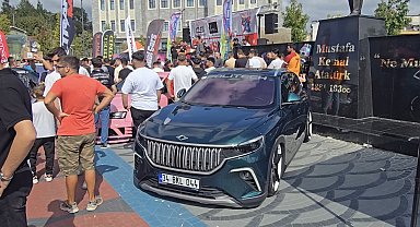 İstanbul - Çekmeköy'de modifiye araç tutkunları bir araya geldi