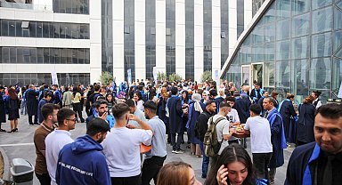 İstanbul Esenyurt Üniversitesi 2025-2026 akademik yılı törenle açıldı