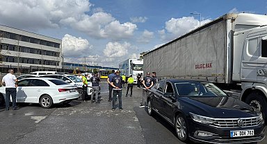 İstanbul - Esenyurt'ta polis ekiplerinden okul çevresinde denetim