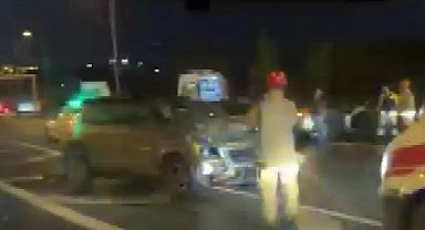 İstanbul - Eyüpsultan TEM Otoyolu'nda 17 aracın karıştığı zincirleme kaza