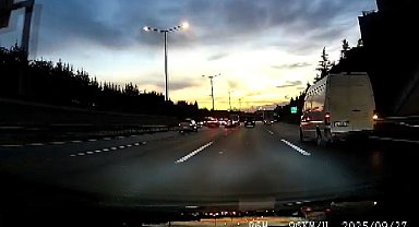 İstanbul- Gaziosmanpaşa'da makas atan sürücü kazaya neden oldu