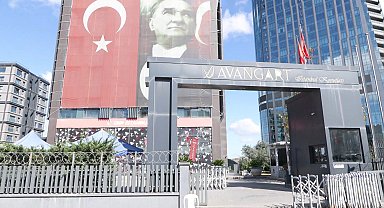 İstanbul - Gürsel Tekin CHP'nin Sarıyer'deki eski İl Başkanlığı binasında