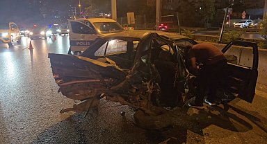 İstanbul - Kadıköy'de 3 aracın karıştığı zincirleme kaza