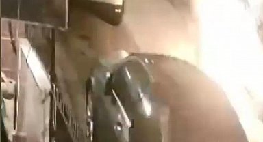 İstanbul- Kağıthane'de havai fişekli kutlamada başı yarılan kadının bayıldığı anlar kamerada