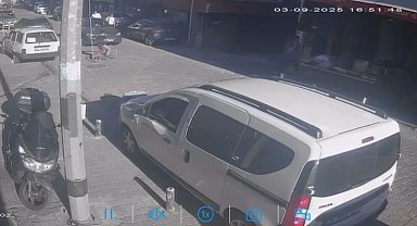 İstanbul - Kağıthane'de kovaladığı çocuğa otomobil çarptı; yere düşünce tekme ve yumrukla darbetti