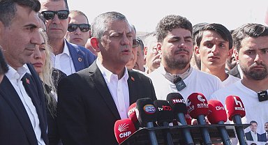 İstanbul - Özgür Özel Adana'dan 'Özgürlük Yürüyüşü' başlatan Gençlik Kolları üyelerini Silivri'de karşıladı