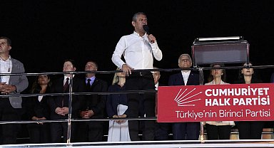 İstanbul - Özgür Özel Kadıköy'de konuştu