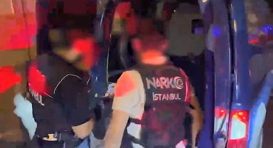 İstanbul - Ümraniye'de araçta 37 kilogram uyuşturucu ele geçirildi