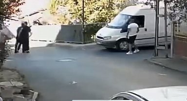 İstanbul - Ümraniye'de iddiaya göre trafikte tartıştıkları kişiyi dövmek için gelip annesini darbettiler