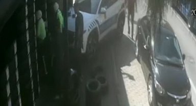 İstanbul-Üsküdar'da ceza yazan trafik polisine müdahale eden motosikletli gözaltına alındı