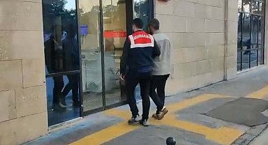 İzmir merkezli FETÖ operasyonu: 35 gözaltı