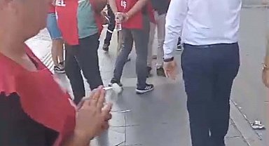 İzmir'de çöp yığınları tepkiye neden oldu