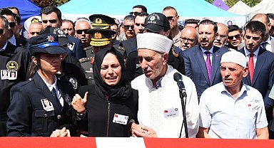 İzmir'de şehit 2 polis için tören