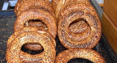 İzmir'de simit, 20 TL oldu