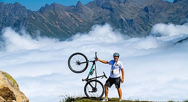 Kaçkar Dağı eteklerinde pedal çevirdiler