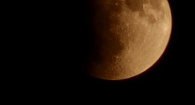Kanlı Ay Tutulması Adana'da da izlendi