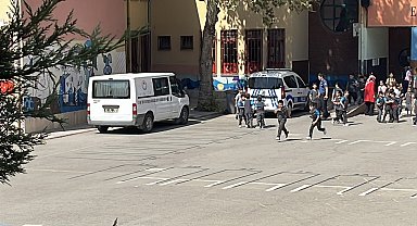 Kantinden ekler yiyen 5 öğrenci hastaneye kaldırıldı