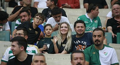 Kapalı gişe Bursaspor maçlarında, taraftarın büyük bölümü ailelerden oluşuyor