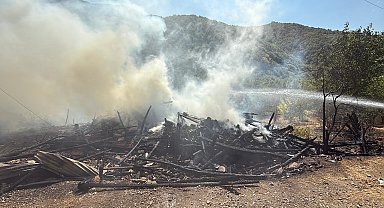 Karabük'tei evde çıkan yangın, ormana sıçradı