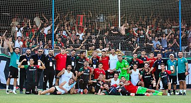 Karşıyaka dört dörtlük