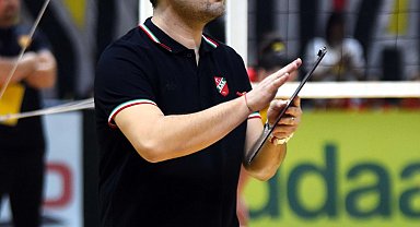 Karşıyaka filesinde Çarıkçı gitti