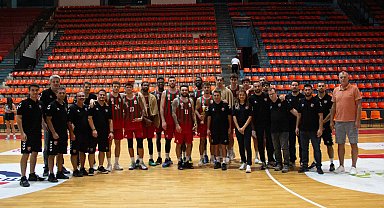 Karşıyaka Makedonya'da zirvede