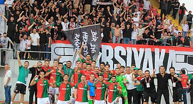 Karşıyaka zirveye kuruldu