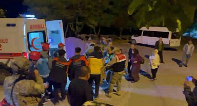 Kayalıklardan düştü, 1,5 saat sedye ile taşınarak hastaneye ulaştırıldı