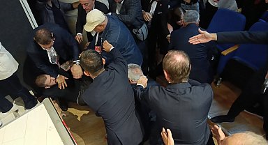 Kocaeli'de CHP ilçe kongresinde partililer kavga etti