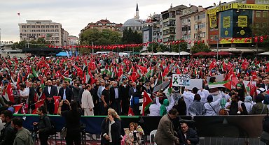 Kocaeli'de Küresel Sumud Filosu'na destek yürüyüşü