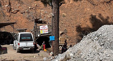 Krom madeninde mahsur kalan 2 işçiyi kurtarma çalışmaları sürüyor