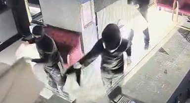 Kuyumcu dükkanından 16 milyon liralık altın çalan 4 şüpheliye tutuklama