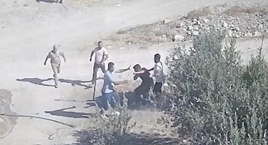 Kuzenlerin sondaj kuyusu açma kavgası; çiftin darbedildiği anlar kamerada