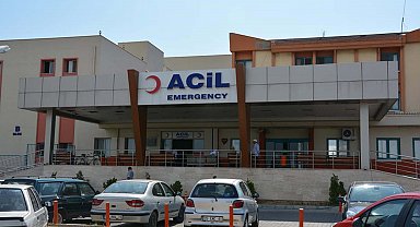 Lise öğrencisi babasını öldürüp, annesini yaraladıktan sonra intihara kalkıştı