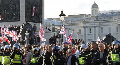 Londra'da göçmen karşıtı protesto: 26 polis yaralandı, 25 kişi gözaltında