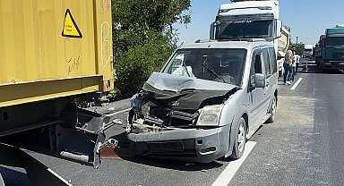 Manisa'da 3 aracın karıştığı kazada 4'ü çocuk, 6 yaralı